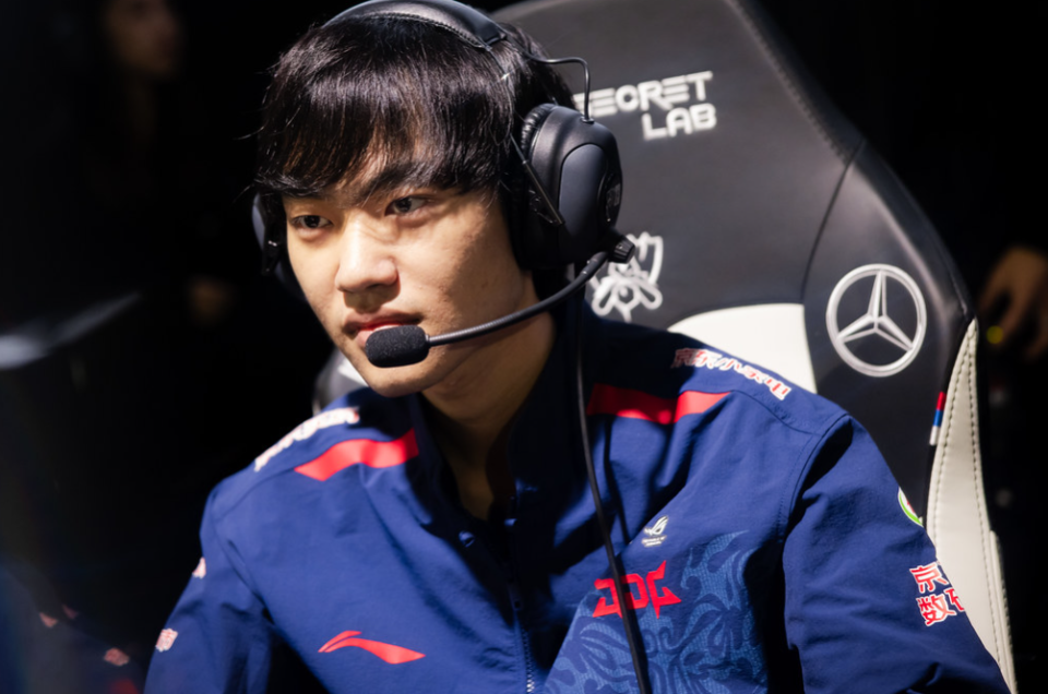 GEN绝杀EG,Elk极限生还后反打焦点之战四强赛,强势挺进下一轮 GEN绝杀EG,Elk极限生还后反打焦点之战四强赛,强势挺进下一轮