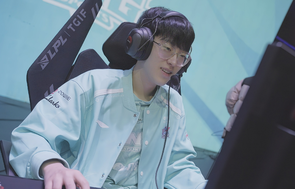 RNG绝杀100T,Scout极限生还后反打宿敌对决半决赛,锁定晋级资格 RNG绝杀100T,Scout极限生还后反打宿敌对决半决赛,锁定晋级资格