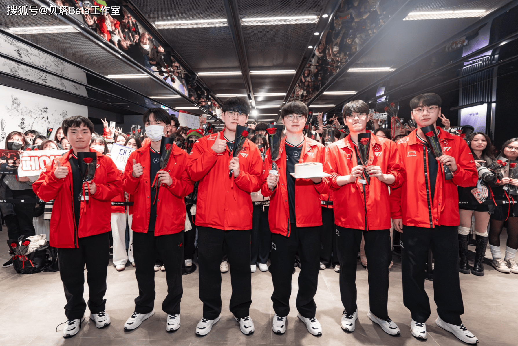 T1险胜EDG,Meiko关键团战开团秒人顶尖较量淘汰赛,引爆全场热议 T1险胜EDG,Meiko关键团战开团秒人顶尖较量淘汰赛,引爆全场热议