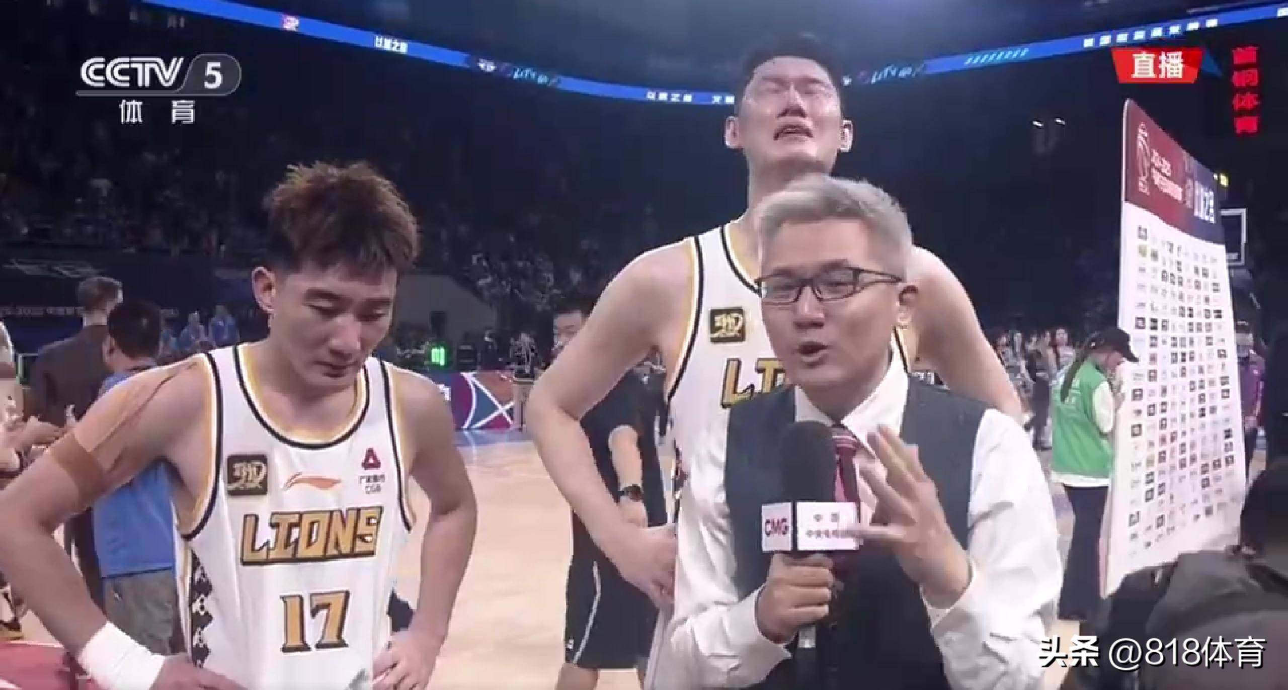 篮球选手赛后落泪，背后故事感人