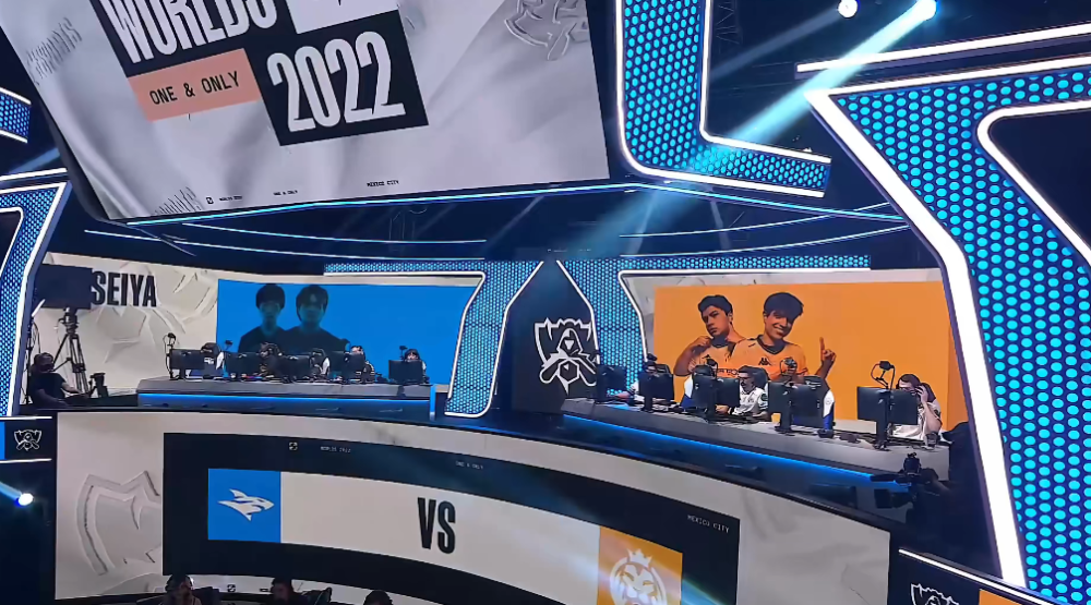 S赛选手刷新世界纪录，震撼全场的简单介绍