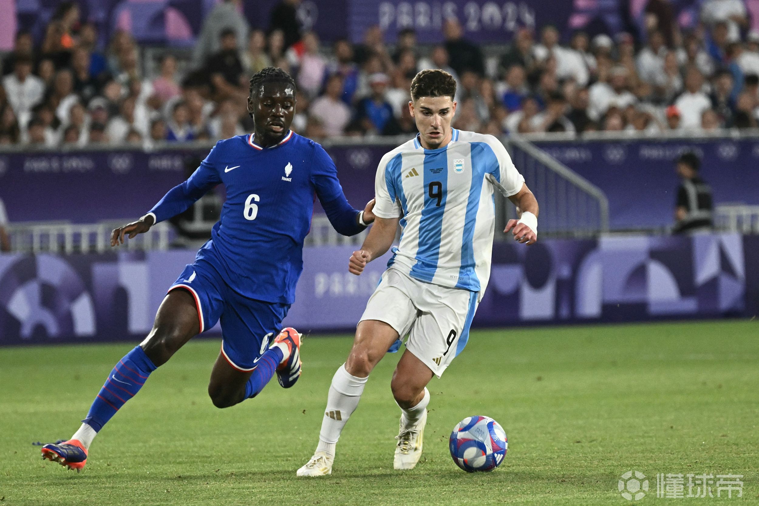 关于曼联鏖战巴萨，阿尔瓦雷斯高光表现的信息