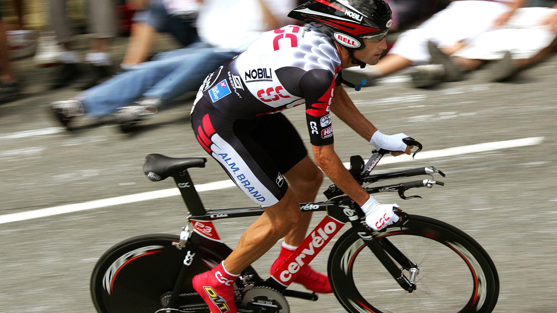 开云体育官网-次元壁破裂！湖人跨联盟晋级广东宏远，利拉德欧冠半决赛上演篮球奇幻夜