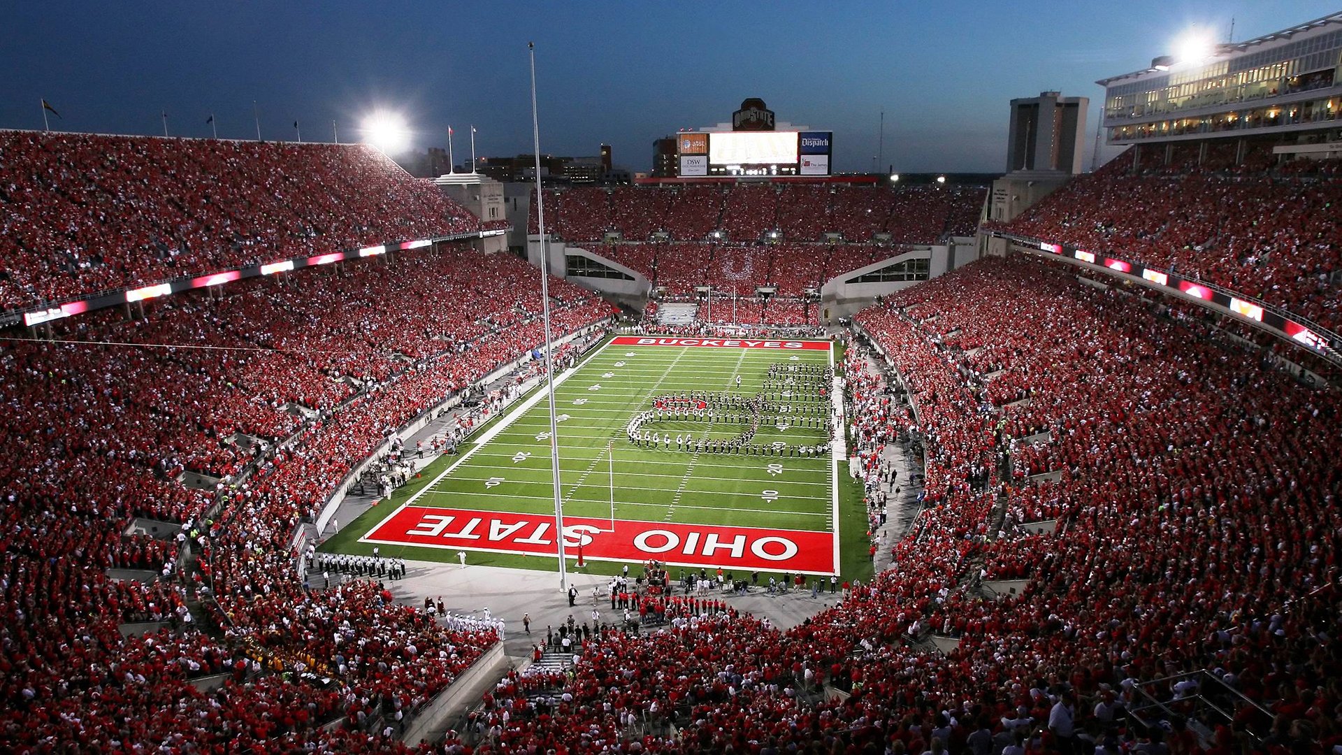 开云体育app-今夜，他像一团流窜的火，烧穿了巴黎精心设计的迷宫