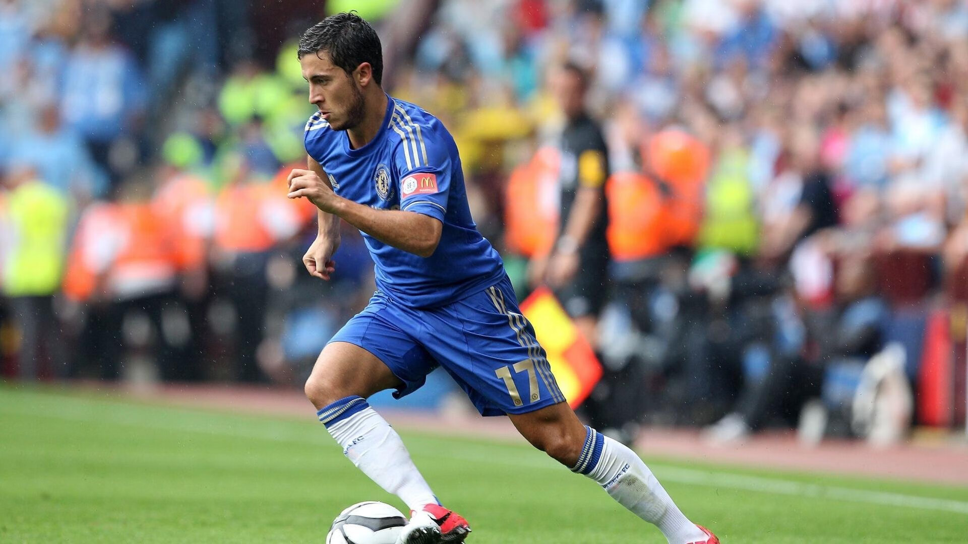 德甲争冠战之夜，梅西关键节点的连续得分如何点燃足球传奇