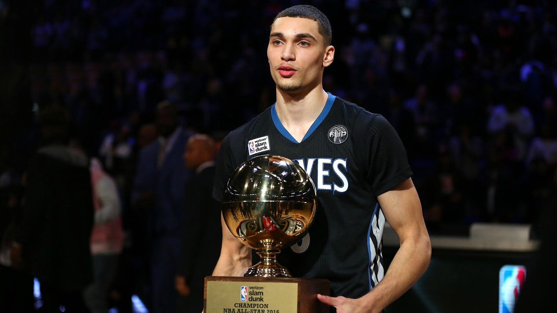 开云下载-禁区长城！金玟哉抢七夜狂揽26板7帽，一己之力冰封对手内线进攻